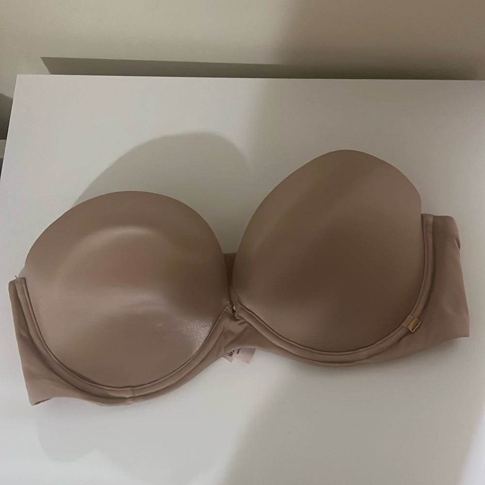 Victoria secret nude color strapless bra